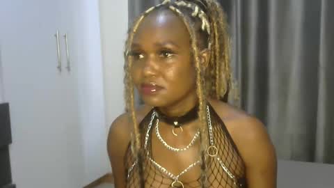 Snapshot of east_queen chatting on 02.02.25 east_queen online show from 02.02.25
