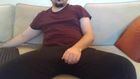 Snapshot of eastanbul chatting on 01.11.25 EastanbuL online show from 01.11.25