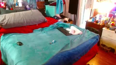 eastbayboy57 online show from 04.14.26