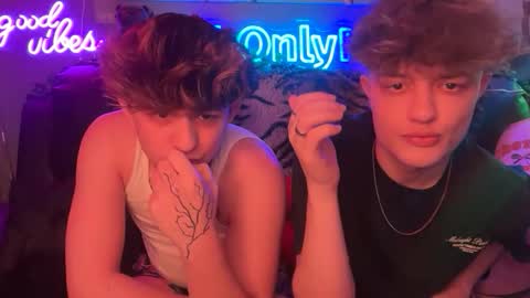 Snapshot of eastinwestin chatting on 02.26.26 eastinwestin online show from 02.26.26