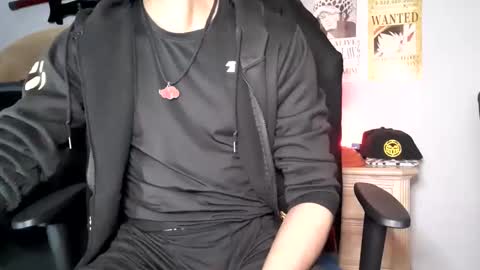 Snapshot of easybreezy20 chatting on 05.08.26 TWITTER INSTAGRAM easybreezy20 ONLINE 1230 AM TO 7AM online show from 05.08.26