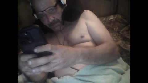 Snapshot of easye4015 chatting on 02.02.25 Easye online show from 02.02.25