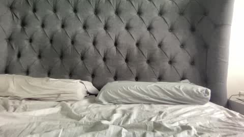 Nadia Ferreira  online show from 12.03.24