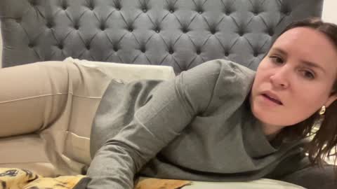 Nadia Ferreira  online show from 12.11.24