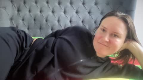 Nadia Ferreira  online show from 01.08.26