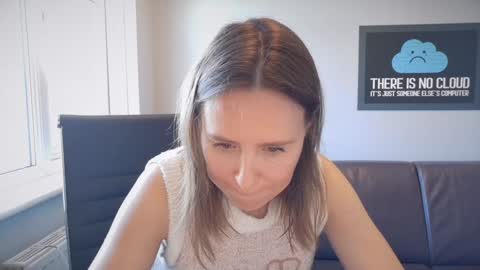 Nadia Ferreira  online show from 03.18.26