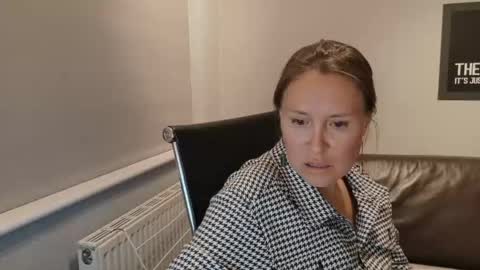 Snapshot of eatmypie69 chatting on 06.08.26 Nadia Ferreira online show from 06.08.26