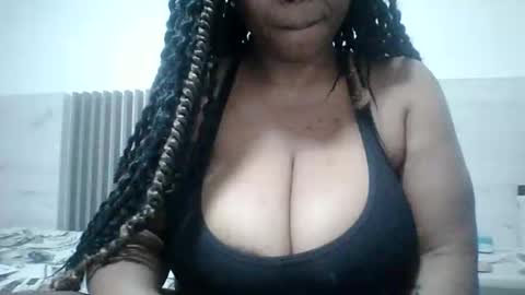 Snapshot of ebonny258729 chatting on 05.25.26 ebonny258729 online show from 05.25.26