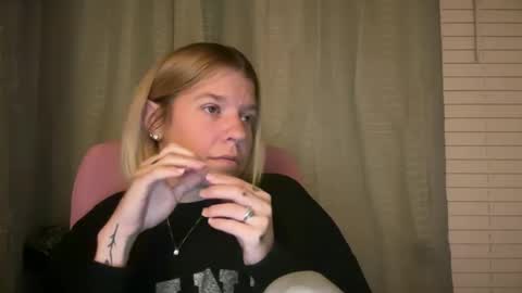 Snapshot of ebony8ivory chatting on 05.14.26 americnbarbie online show from 05.14.26