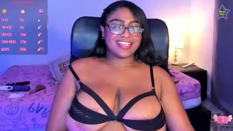 Snapshot of ebony__queen2 chatting on 04.21.26 ebony__queen2 online show from 04.21.26
