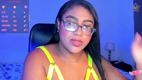Snapshot of ebony__queen2 chatting on 05.16.26 ebony__queen2 online show from 05.16.26