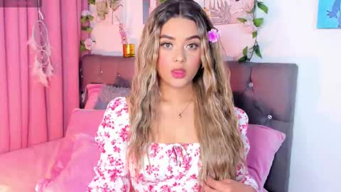 Snapshot of ebony_curly2 chatting on 02.05.26 isa online show from 02.05.26