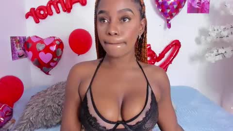 Snapshot of ebony_cute9 chatting on 02.18.25 ebony_cute9 online show from 02.18.25