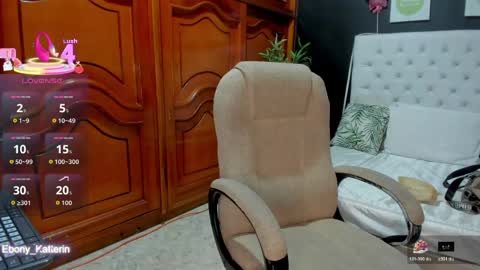 Snapshot of ebony_katterin chatting on 05.14.26 ebony_katterin online show from 05.14.26