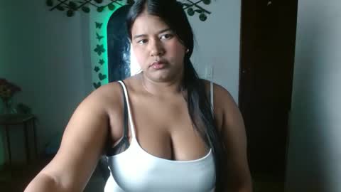 Snapshot of ebony_luna1 chatting on 04.25.26 ebony_luna1 online show from 04.25.26