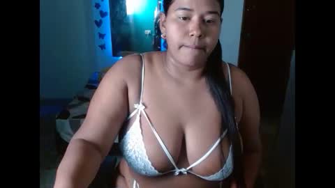 Snapshot of ebony_luna1 chatting on 06.10.26 ebony_luna1 online show from 06.10.26
