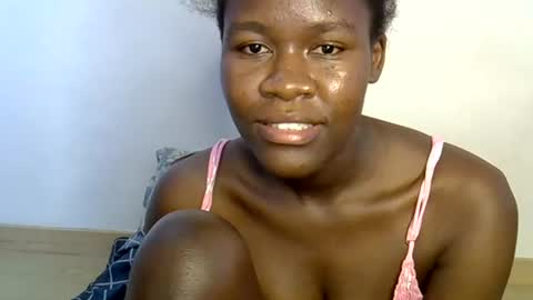 Snapshot of ebony_lynne chatting on 07.07.26 ebony_lynne online show from 07.07.26