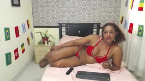 Snapshot of ebony_milf83 chatting on 06.27.26 Eva online show from 06.27.26
