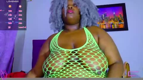 Snapshot of ebony_neighbormoans chatting on 07.07.26 LINA online show from 07.07.26