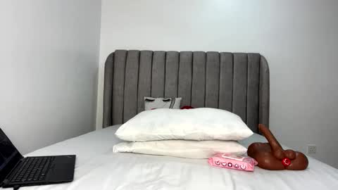 ebony_pearl69 online show from 01.09.26