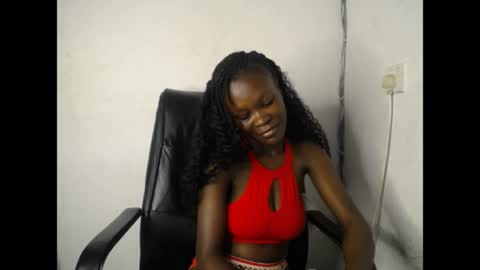 Snapshot of ebony_petitegirl chatting on 04.08.26 Lilly online show from 04.08.26