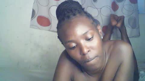 Snapshot of ebony_phoenix12 chatting on 10.10.25 ebony_phoenix12 online show from 10.10.25