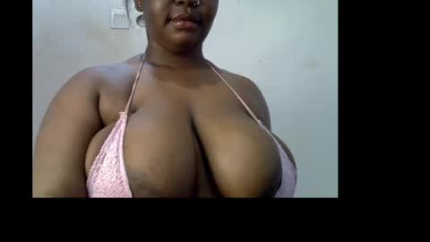 Snapshot of ebony_plumx12 chatting on 04.26.26 Prisy online show from 04.26.26