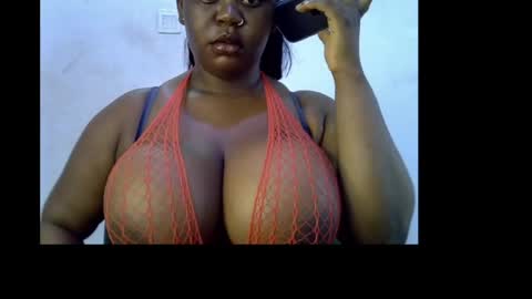 Snapshot of ebony_plumx12 chatting on 05.05.26 Prisy online show from 05.05.26