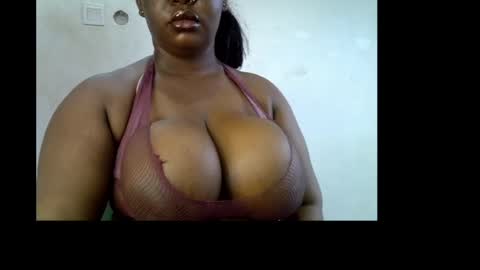 Snapshot of ebony_plumx12 chatting on 05.08.26 Prisy online show from 05.08.26