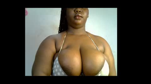 Snapshot of ebony_plumx12 chatting on 05.31.26 Prisy online show from 05.31.26