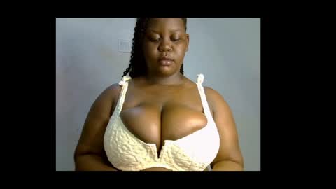 Snapshot of ebony_plumx12 chatting on 05.31.26 Prisy online show from 05.31.26