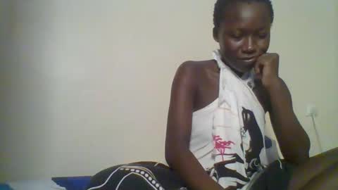 Snapshot of ebony_princss chatting on 12.21.25 bellah online show from 12.21.25