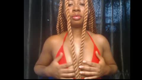 Snapshot of ebony_queenx chatting on 04.26.26 Queen online show from 04.26.26