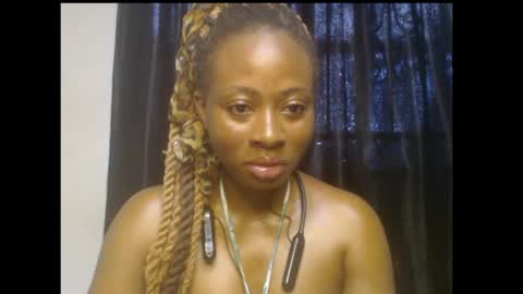 Snapshot of ebony_queenx chatting on 05.20.26 Queen online show from 05.20.26