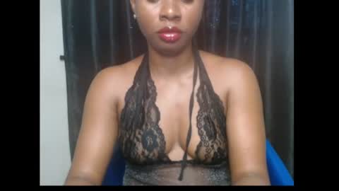 Snapshot of ebony_queenx chatting on 06.26.26 Queen online show from 06.26.26
