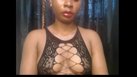 Snapshot of ebony_queenx chatting on 06.27.26 Queen online show from 06.27.26