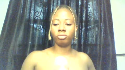 Snapshot of ebony_queenx chatting on 06.29.26 Queen online show from 06.29.26