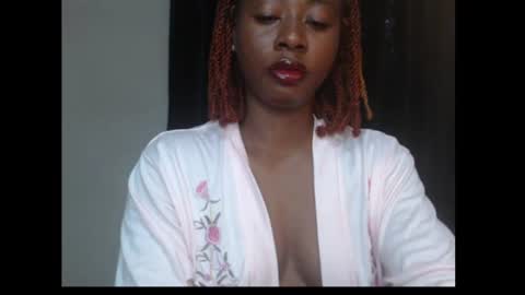 Snapshot of ebony_queenx chatting on 07.10.26 Queen online show from 07.10.26
