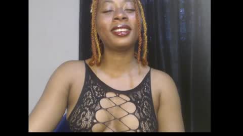 Snapshot of ebony_queenx chatting on 07.12.26 Queen online show from 07.12.26