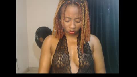 Snapshot of ebony_queenx chatting on 07.28.26 Queen online show from 07.28.26