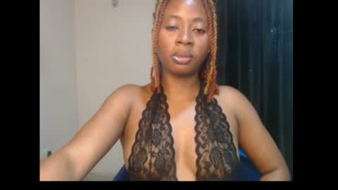Snapshot of ebony_queenx chatting on 07.28.26 Queen online show from 07.28.26