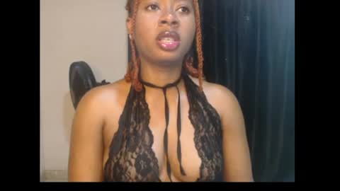 Snapshot of ebony_queenx chatting on 07.30.26 Queen online show from 07.30.26
