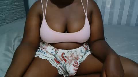 Snapshot of ebony_sabrina chatting on 11.01.25 Sabrina online show from 11.01.25