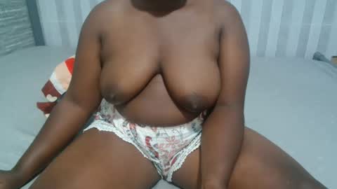 Snapshot of ebony_sabrina chatting on 11.28.25 Sabrina online show from 11.28.25