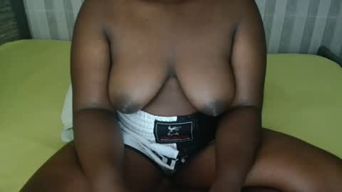 Snapshot of ebony_sabrina chatting on 12.15.25 Sabrina online show from 12.15.25