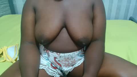 Snapshot of ebony_sabrina chatting on 12.15.25 Sabrina online show from 12.15.25