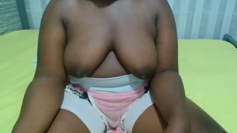 Snapshot of ebony_sabrina chatting on 12.17.25 Sabrina online show from 12.17.25