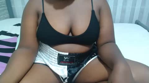 Snapshot of ebony_sabrina chatting on 12.23.25 Sabrina online show from 12.23.25