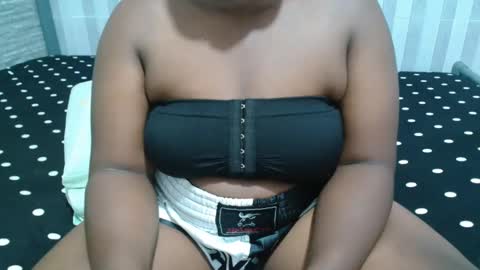 Snapshot of ebony_sabrina chatting on 01.08.26 Sabrina online show from 01.08.26