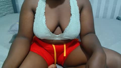 Snapshot of ebony_sabrina chatting on 01.11.26 Sabrina online show from 01.11.26